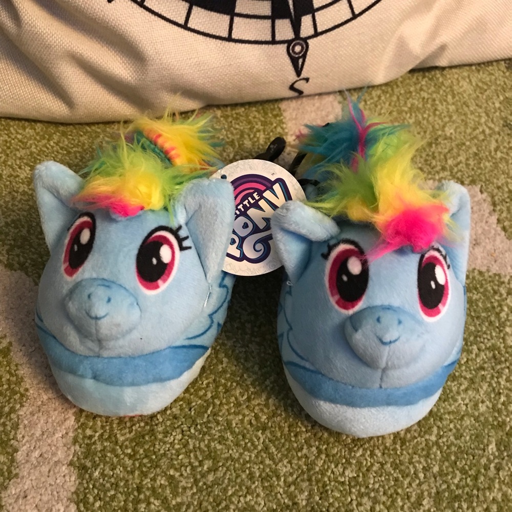 Brand NEW My Little Pony Slippers 🌈 size 5/6 c